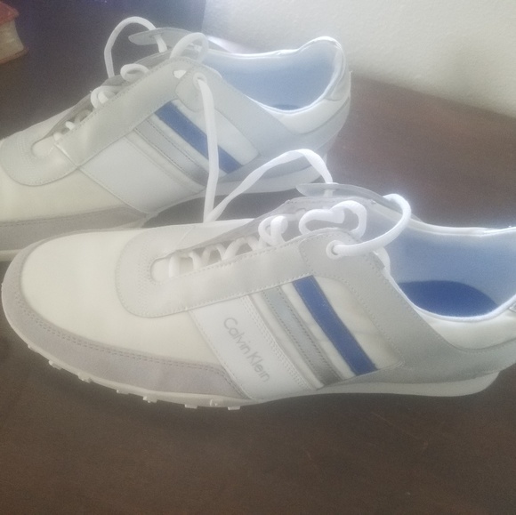 athletic shoes - Picture 1 of 1